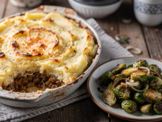 Lamsgehaktschotel met aardappelpuree en munt