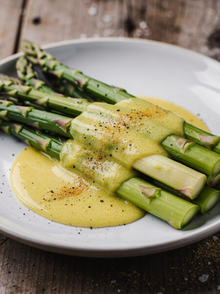 Asperges met citroen en nootmuskaat