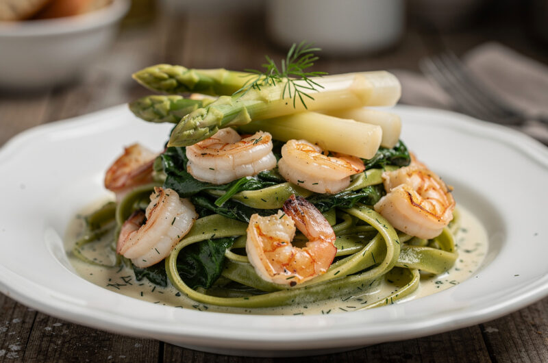 Asperges met garnalen en tagliatelle