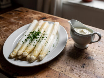 Asperges met mousselinesaus