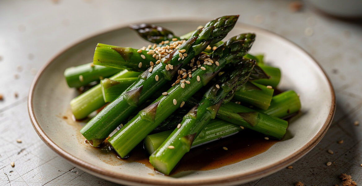 Gebakken asperges met sesamzaad