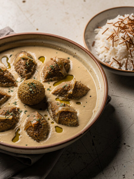 Kibbeh arnabieh met tahin en sinaasappel