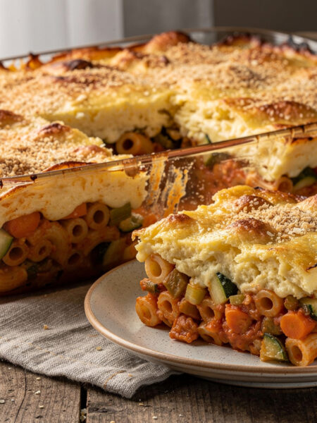 Vegetarische Griekse macaroni